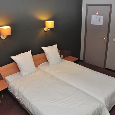 Afrit 28 Hotel Heusden-Zolder ห้อง รูปภาพ