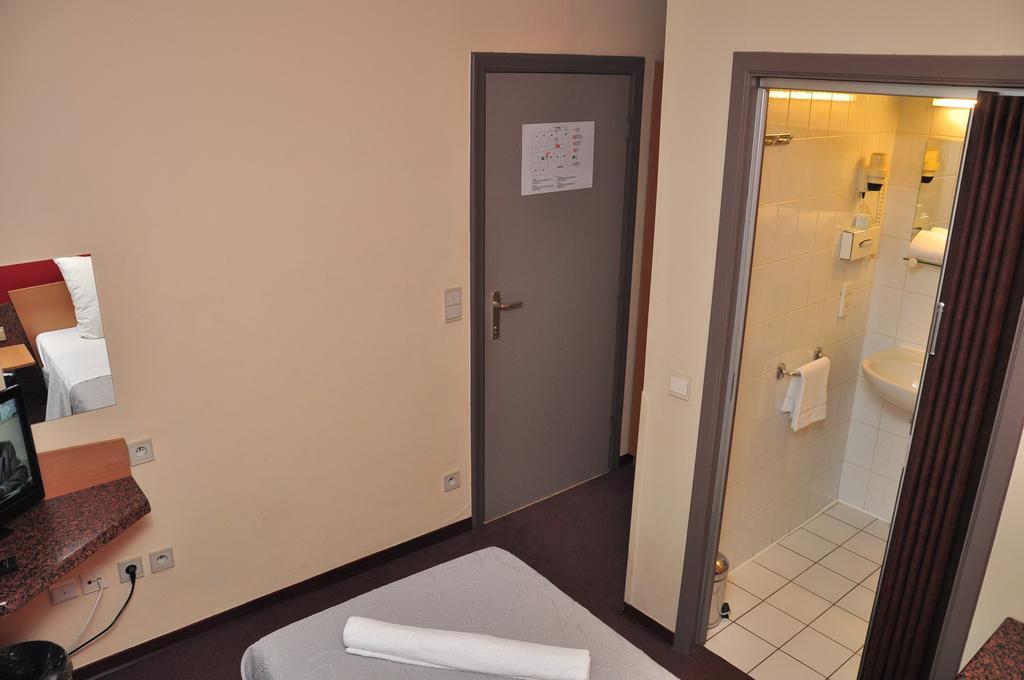 Afrit 28 Hotel Heusden-Zolder ห้อง รูปภาพ