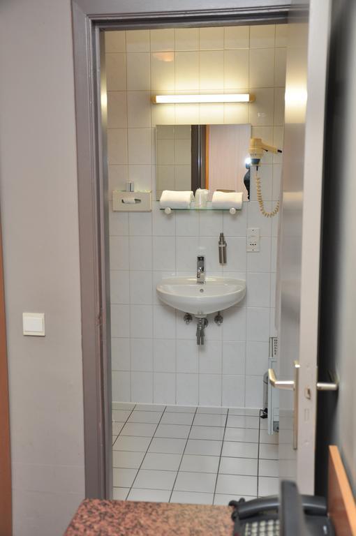 Afrit 28 Hotel Heusden-Zolder ห้อง รูปภาพ